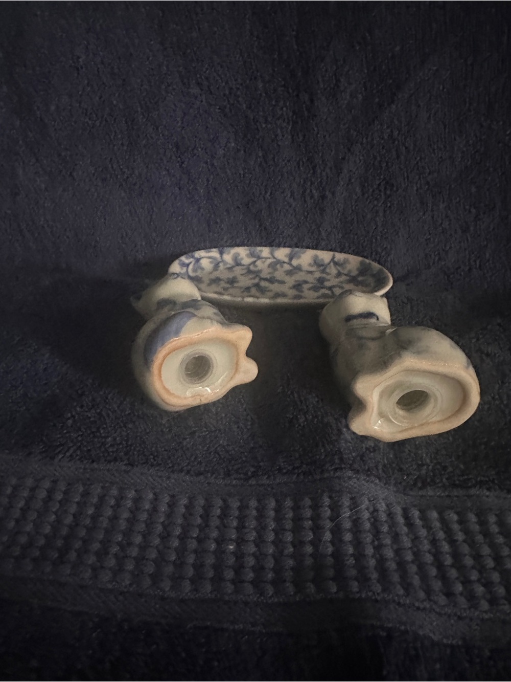 Vintage Andrea By Sadek Porcelain Cats Blue & White Salt/Pepper Shakers w/ Tray - Picture 4 of 5